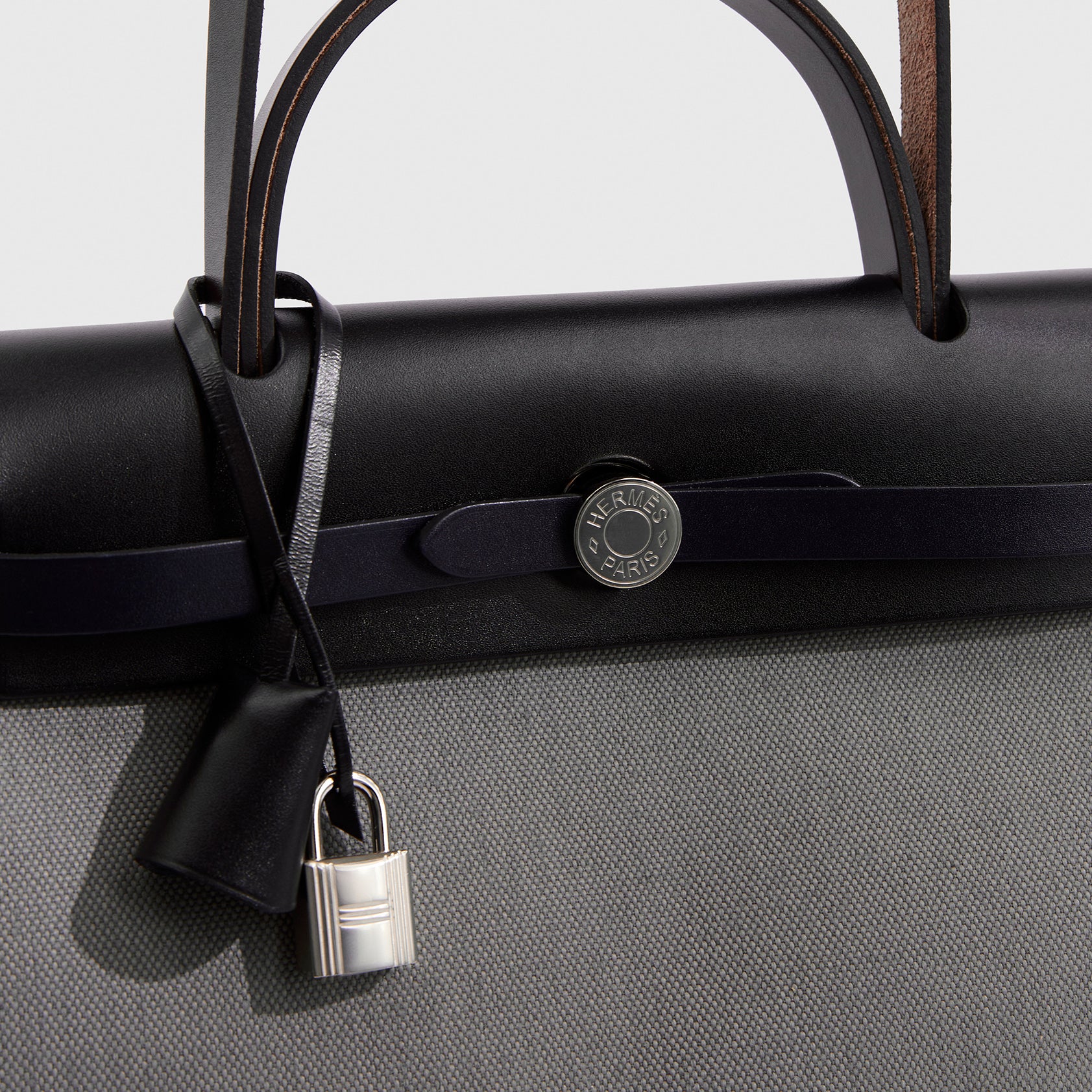 Hermès Herbag 31 Toila, Vache Hunter Gris Fumee/Ebene/Black/Blue Indigo Retourne