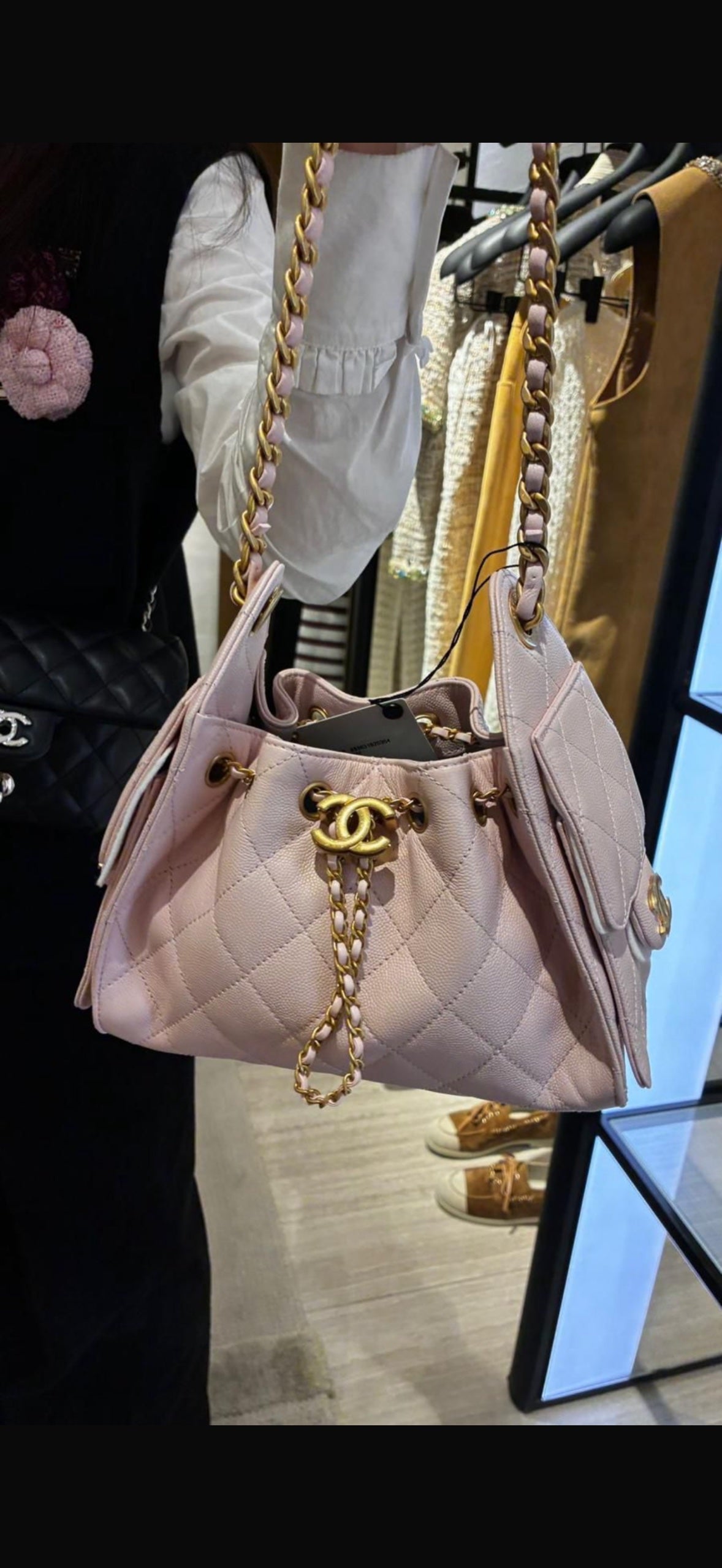 Chanel Chanel 25 Hobo Caviar Mini Light pink GHW