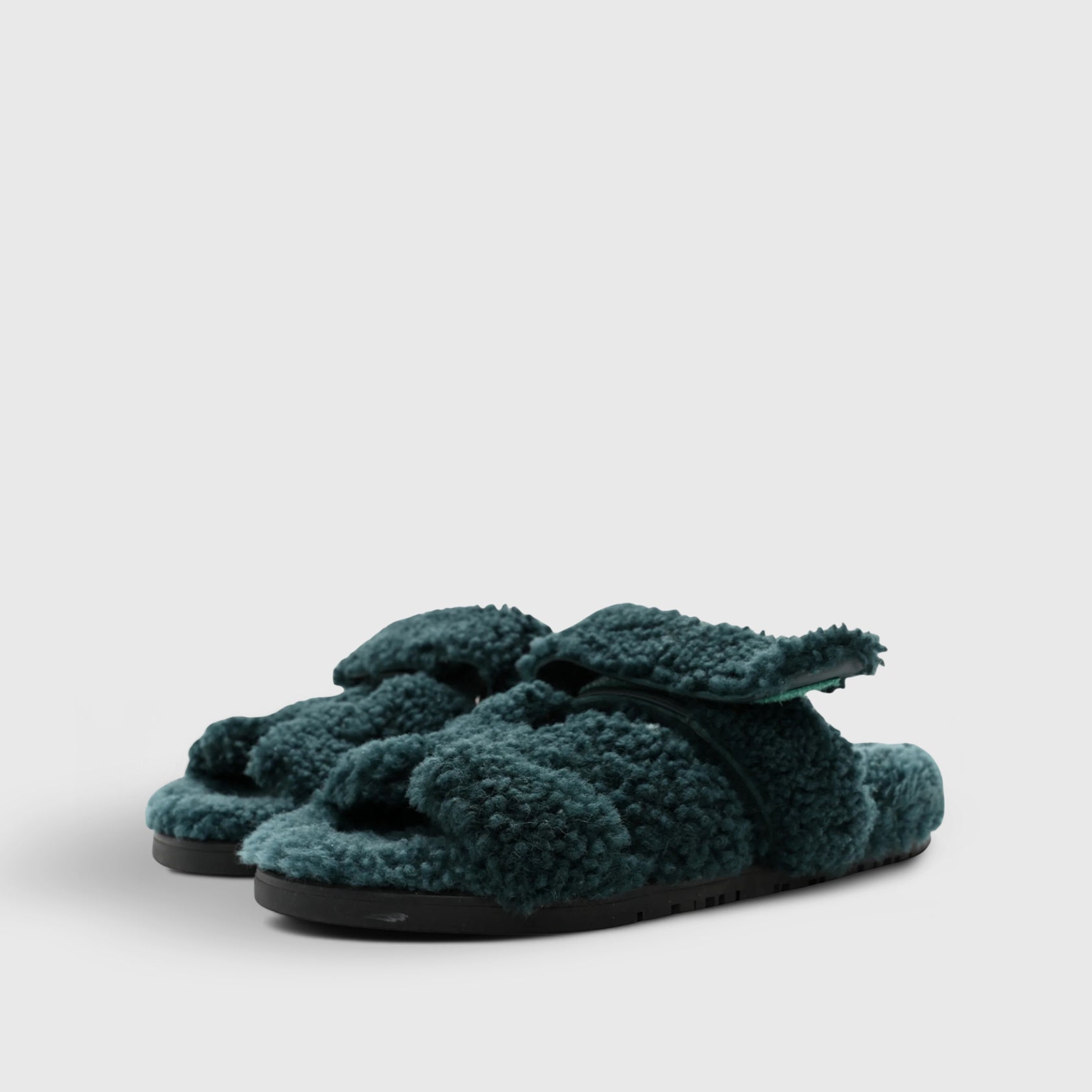 Hermès Chypre Sandals Shearling Vert Anglais
