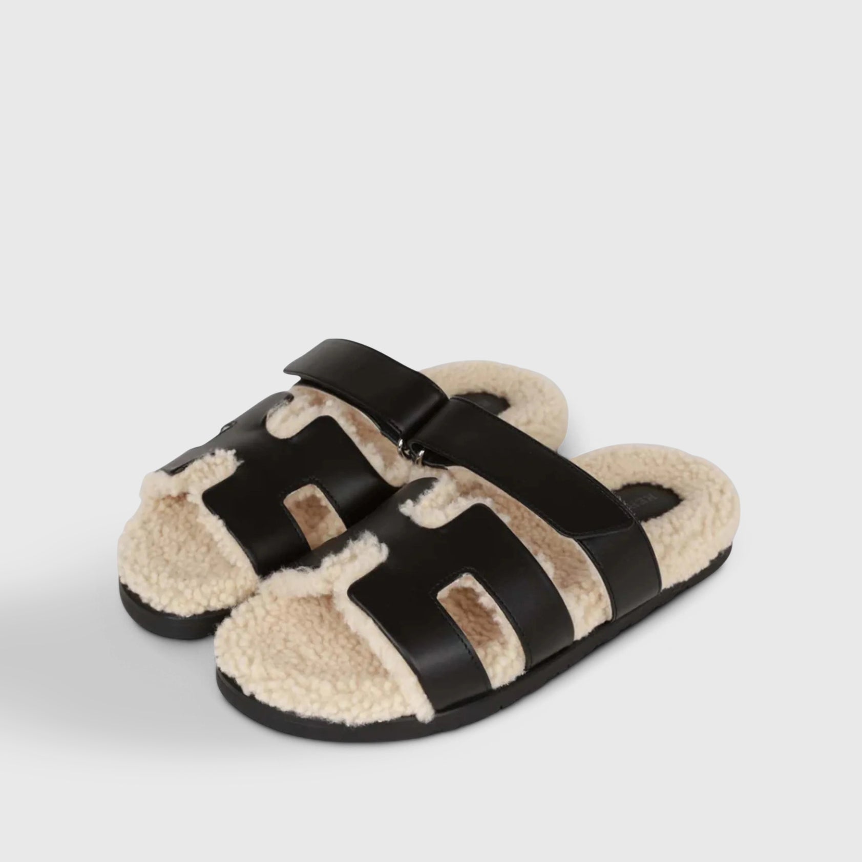 Hermès Chypre Sandals Shearling, Lambskin Black/Ecru