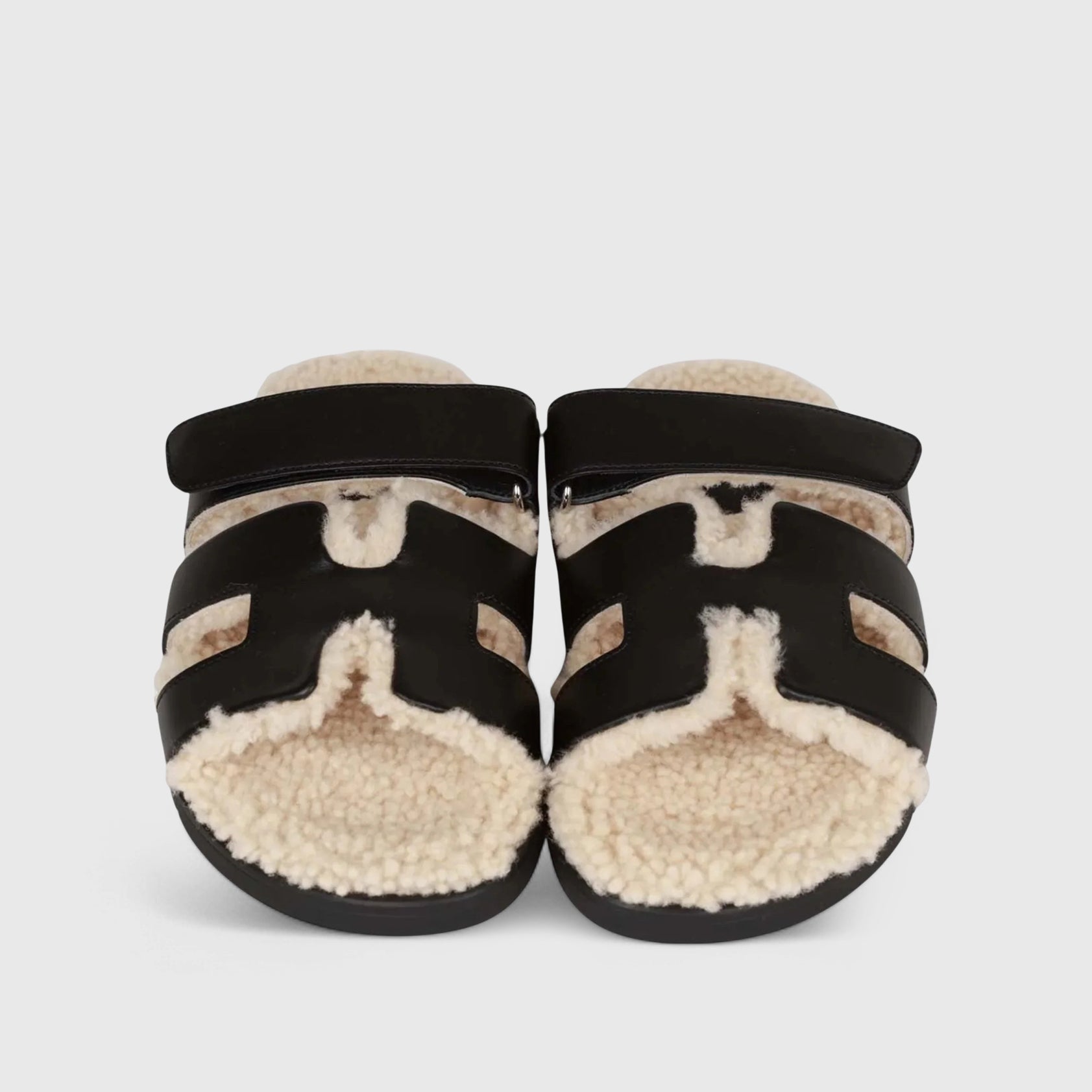 Hermès Chypre Sandals Shearling, Lambskin Black/Ecru