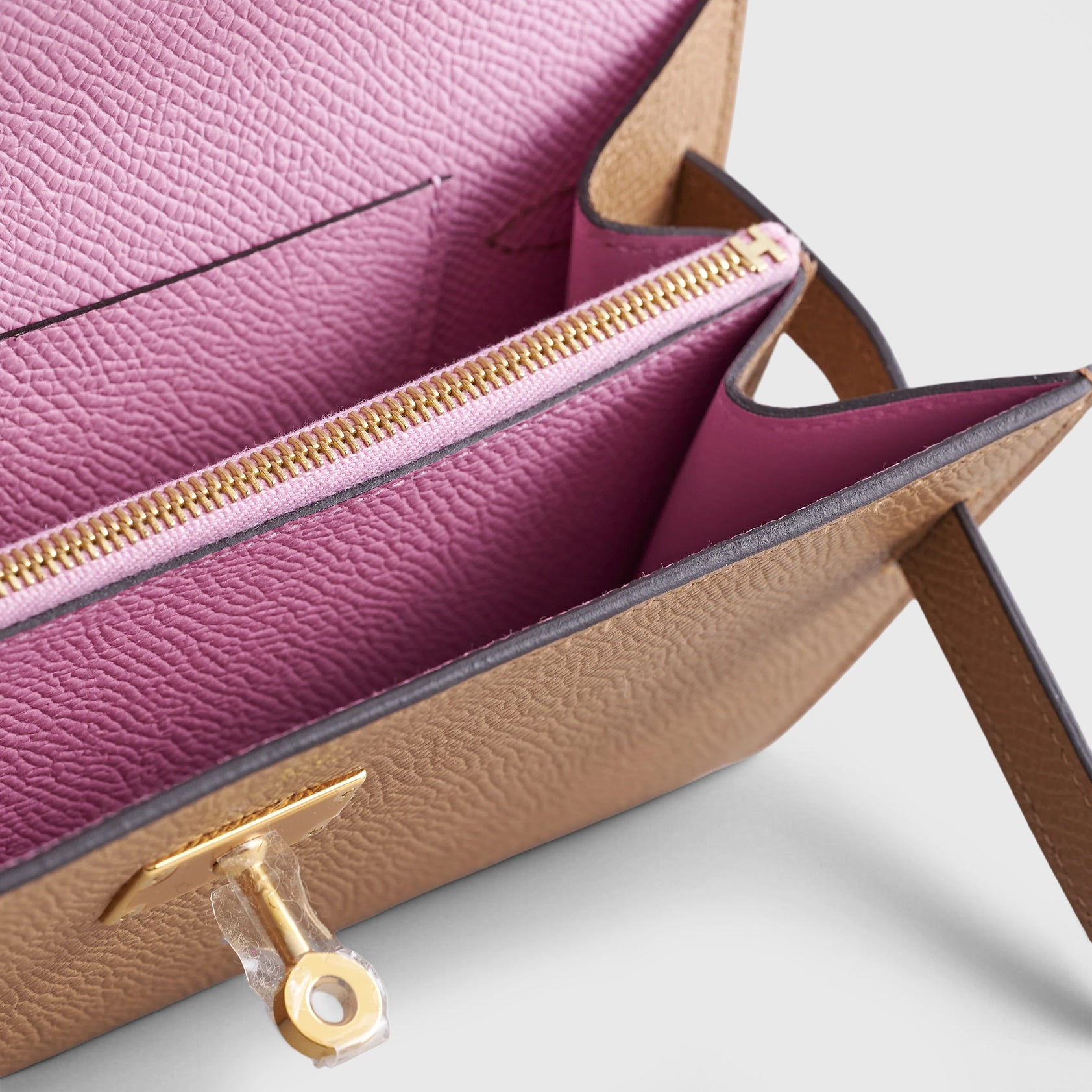Hermès Kelly To Go Epsom Biscuit/Mauve Sylvester Gold Hardware - eliteUSA