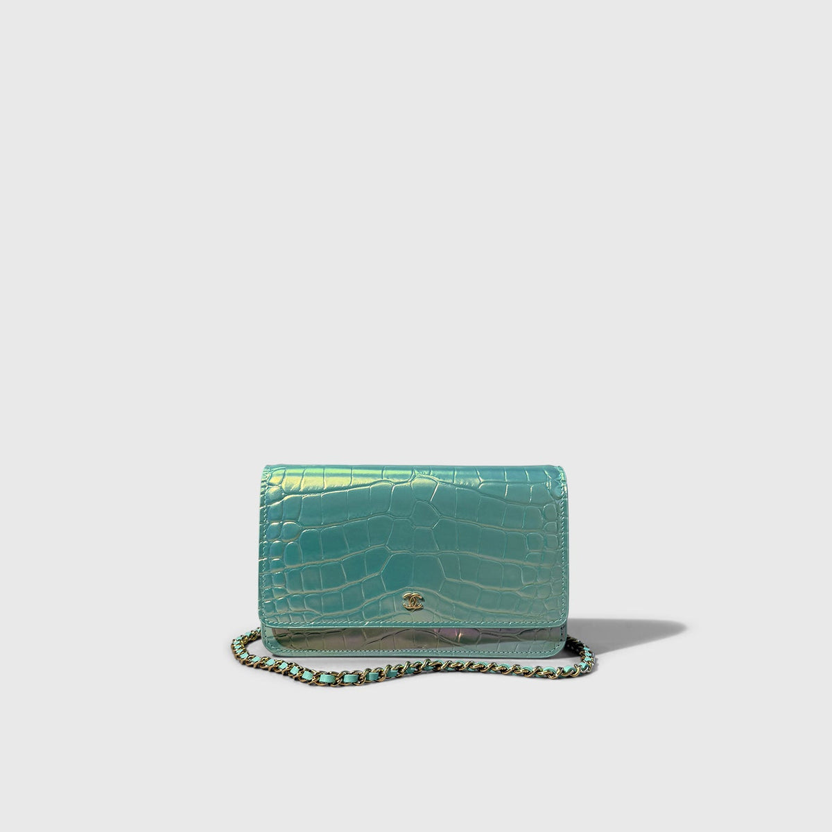 Chanel Wallet on Chain w/ Strap F/W '26 . Embossed Croc Iridesent Turquoise