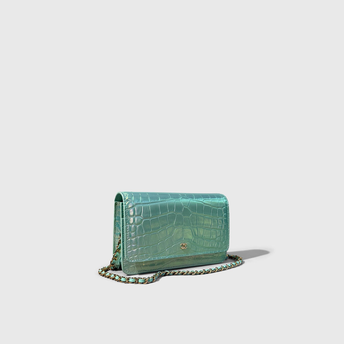 Chanel Wallet on Chain w/ Strap F/W '26 . Embossed Croc Iridesent Turquoise