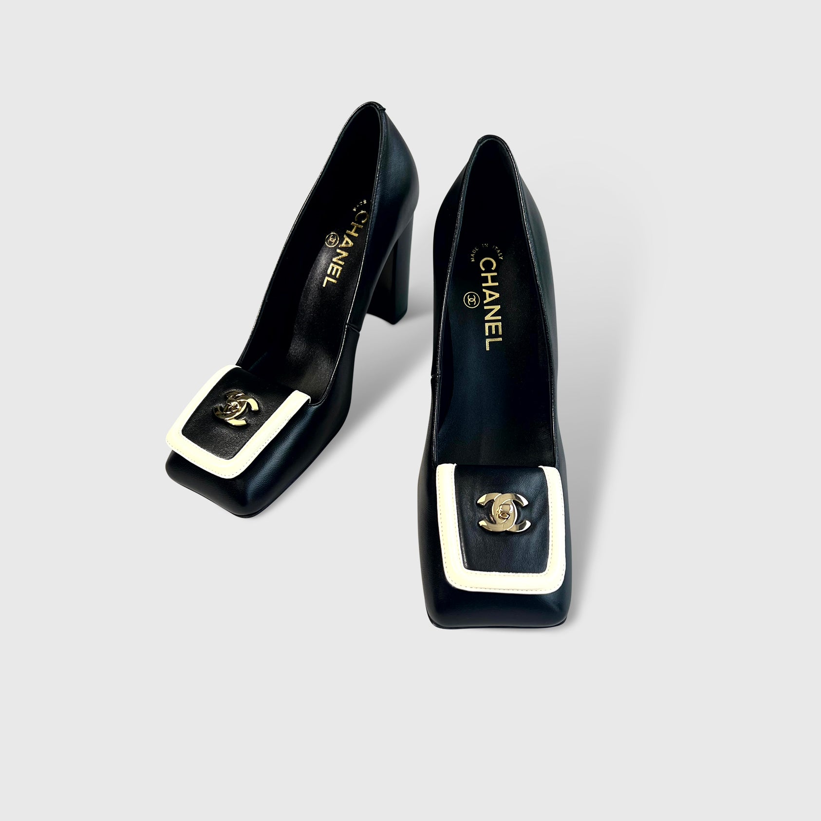 Chanel Pumps