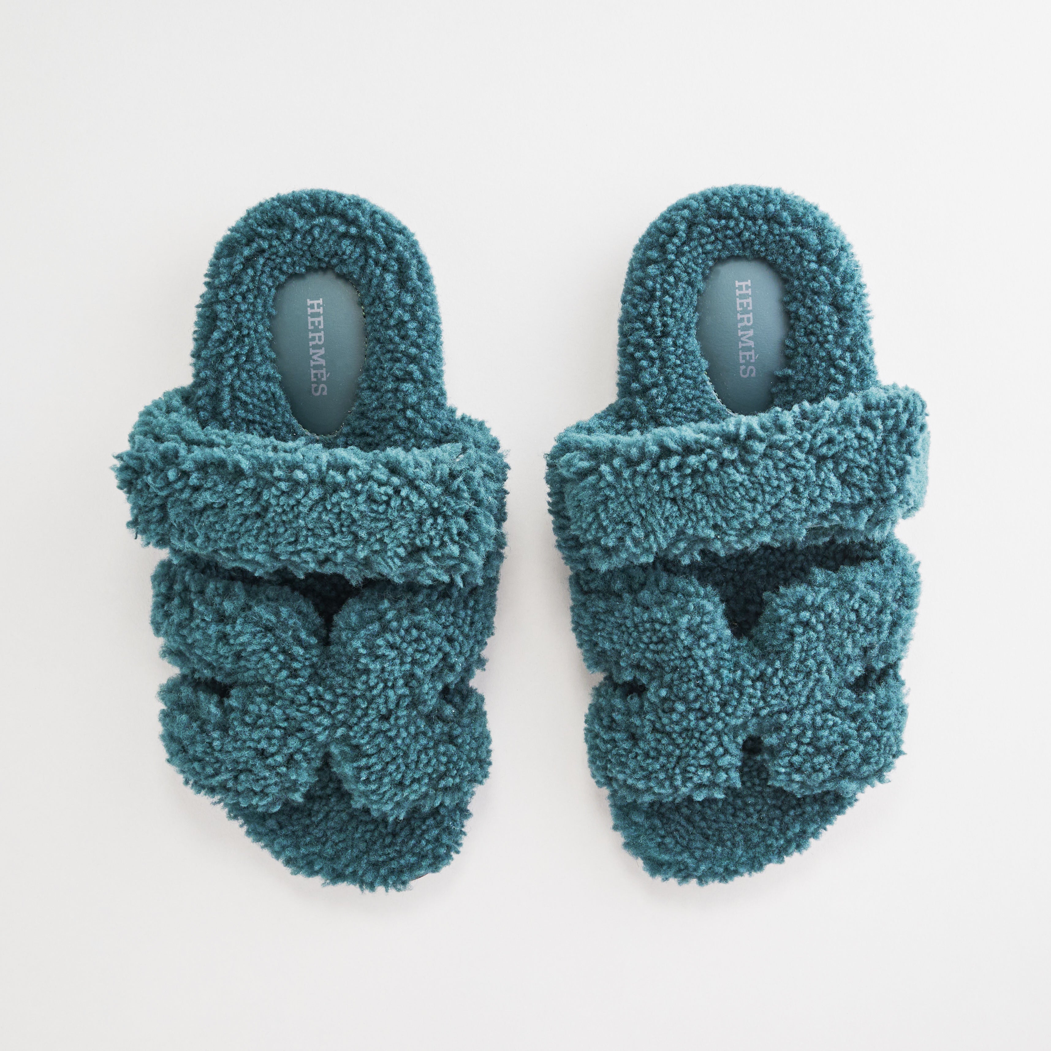Hermès Chypre Sandals Shearling Vert Anglais - eliteUSA 