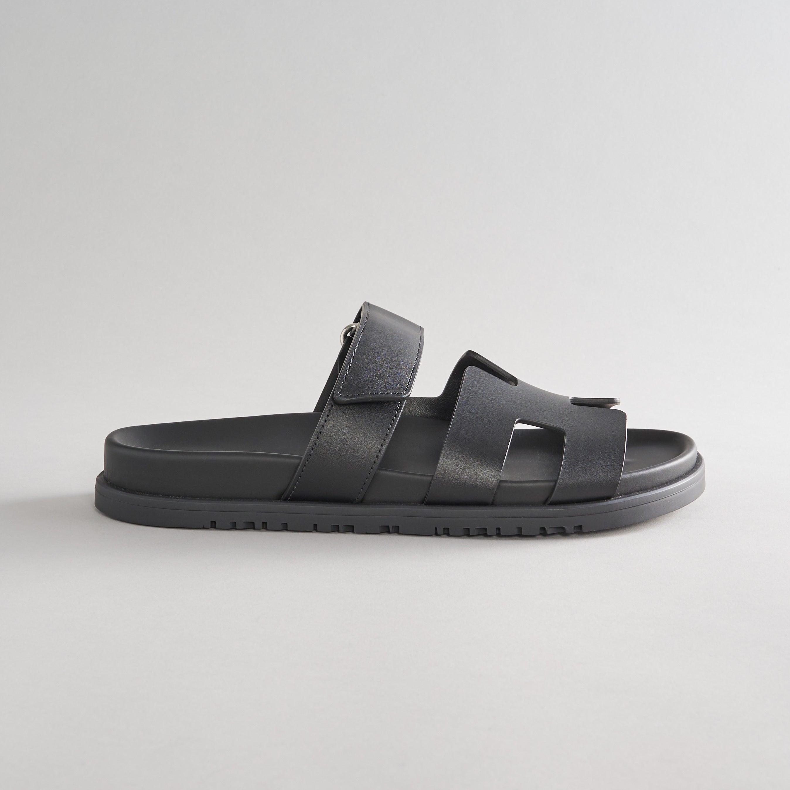 Hermès Chypre Sandals Black - eliteUSA 