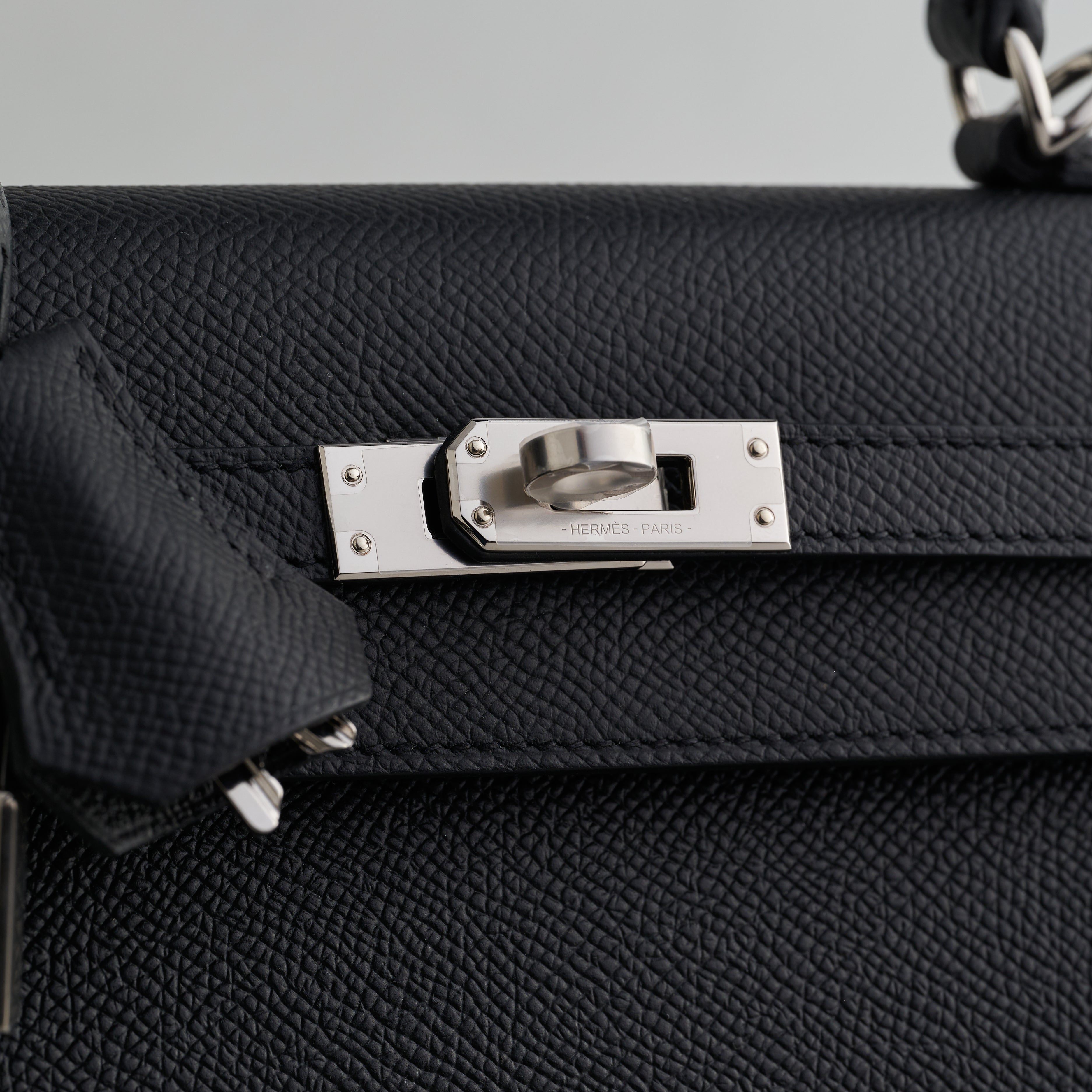 Hermès Kelly 25 Epsom Black Sellier Palladium Hardware