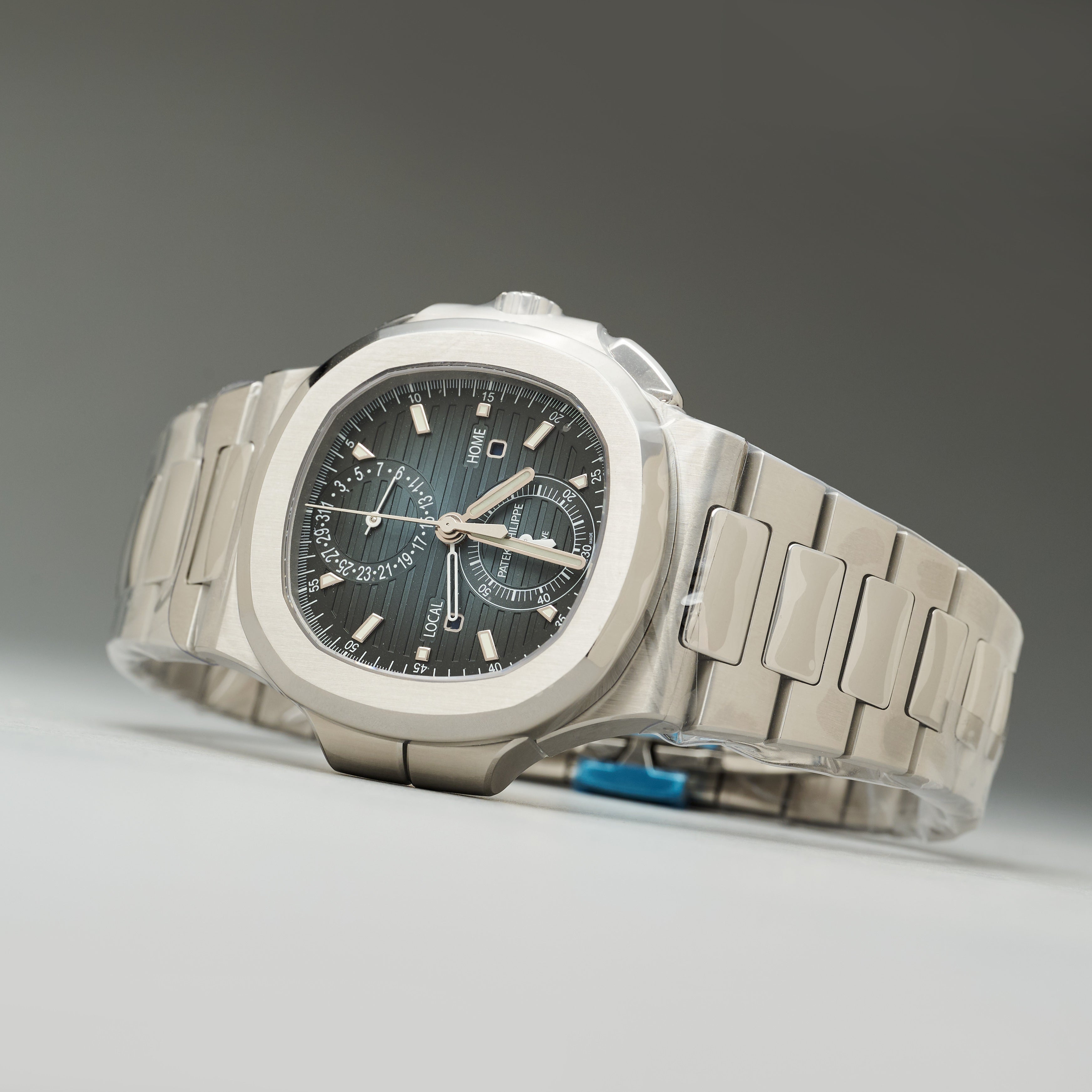 Patek philippe Nautilus 5990/1A-011 Sunburst Blue