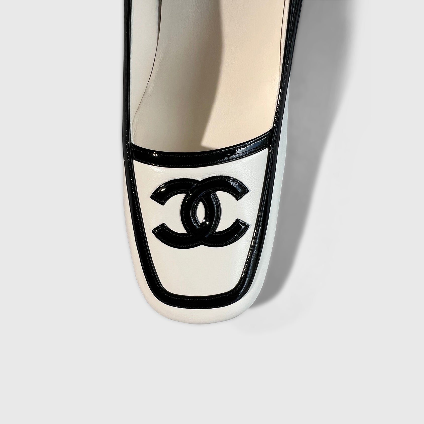 Chanel Pumps