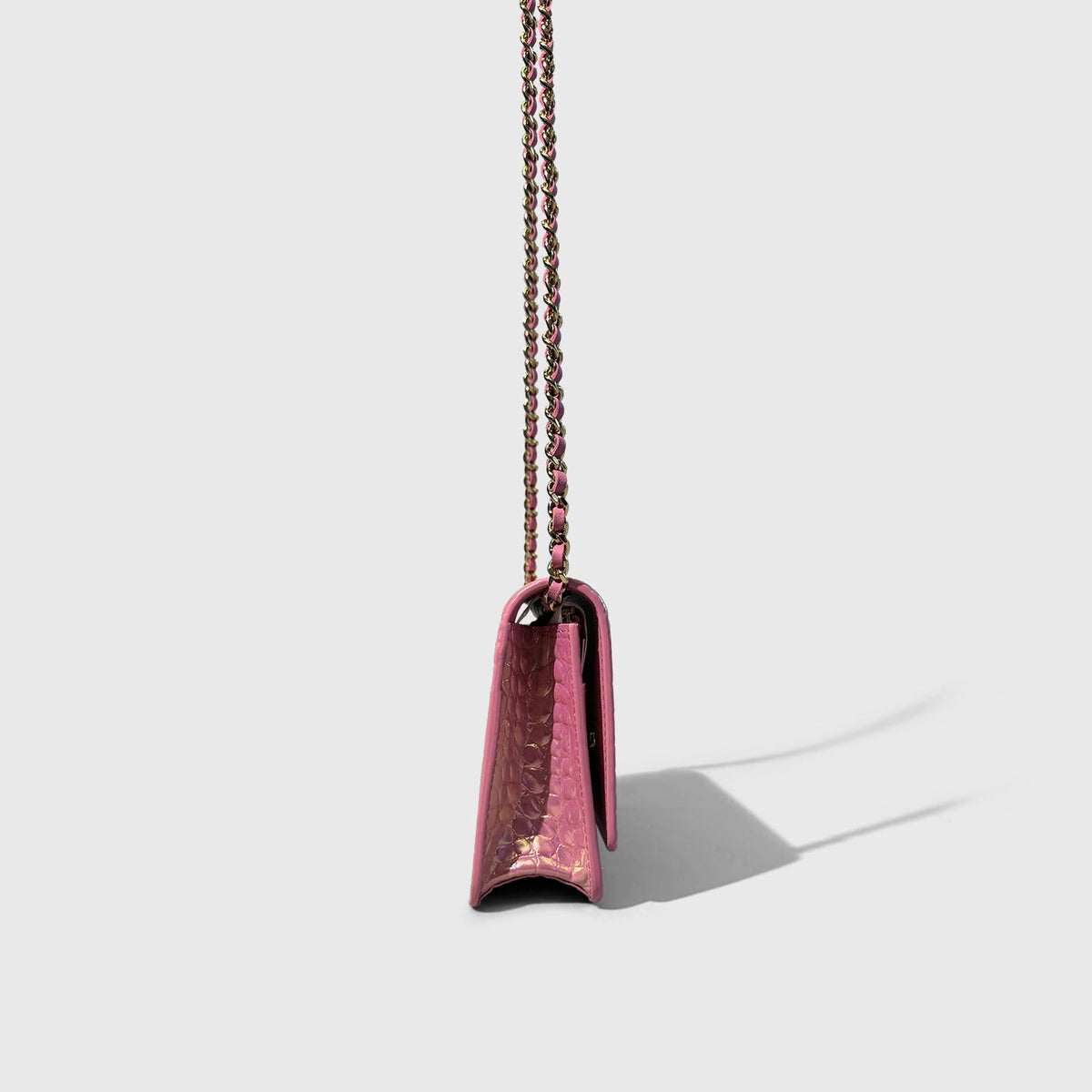 Chanel Wallet on Chain w/ Strap F/W '26 . Embossed Croc Iridescent pink