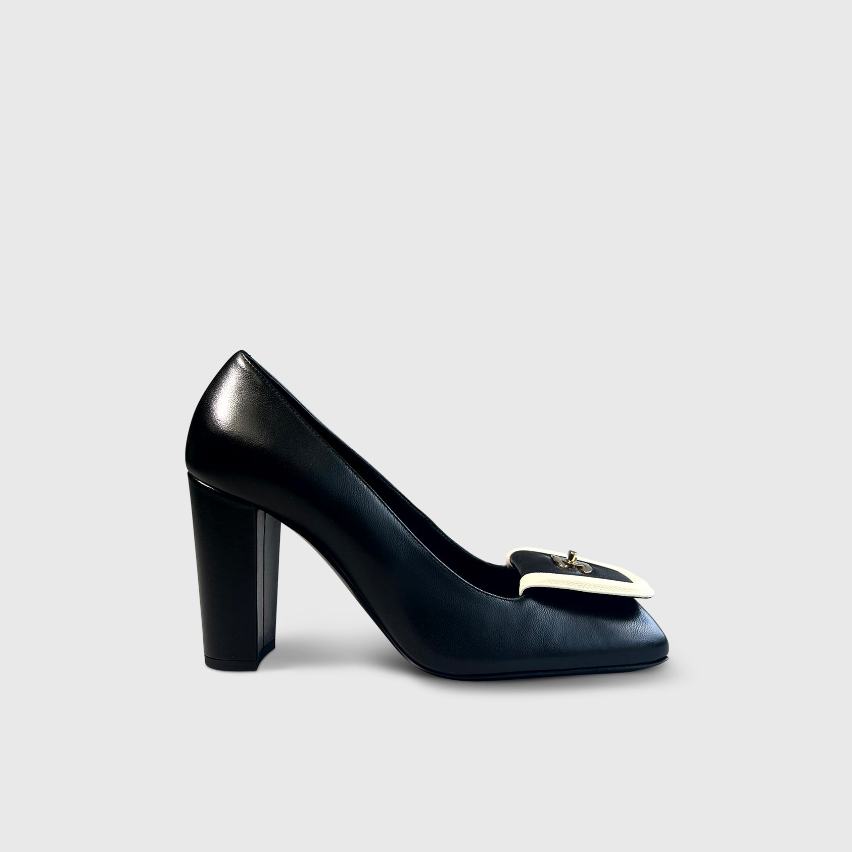 Chanel Pumps
