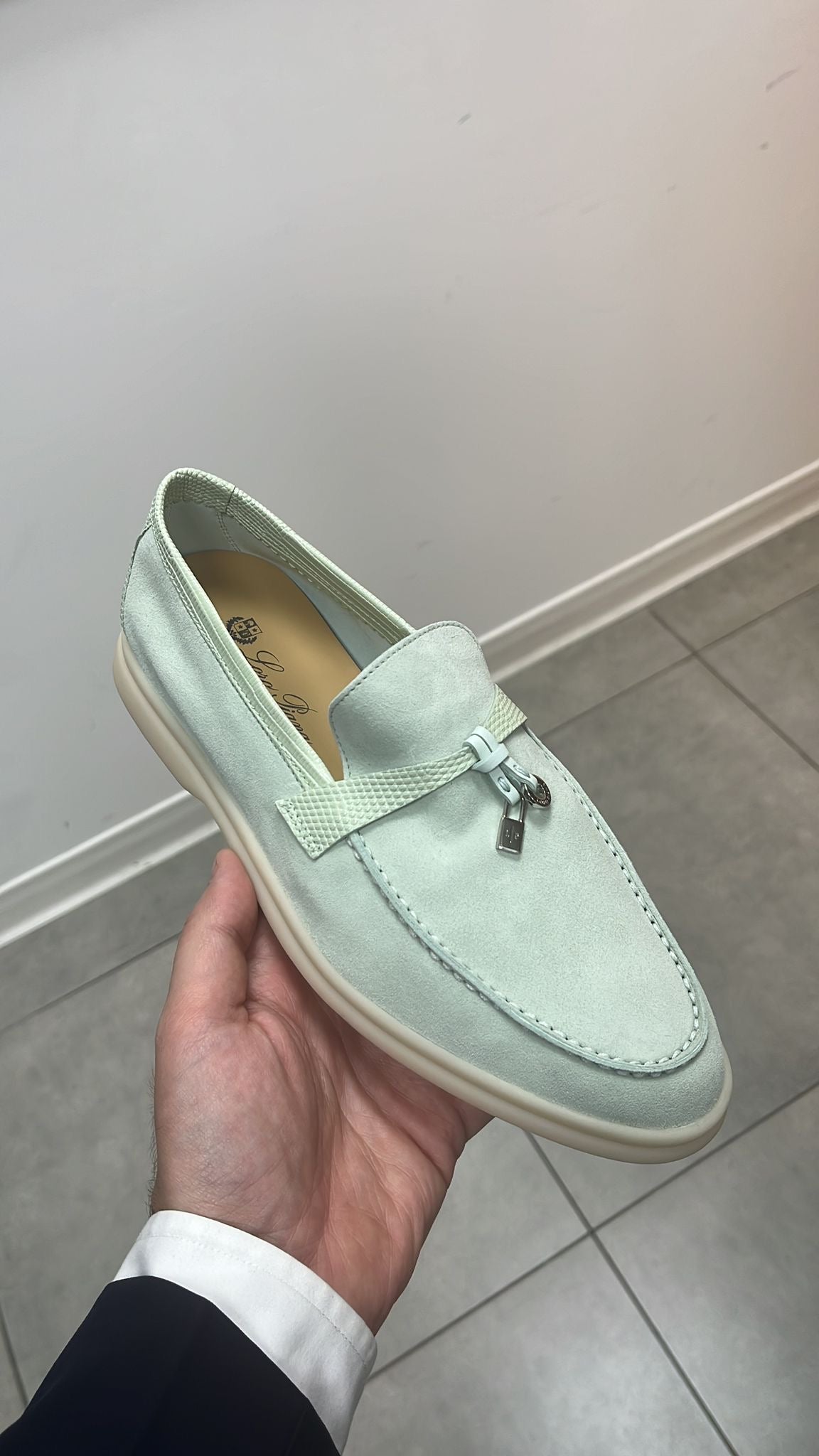 Loro Piana Summer walk charms touch lizard  41.5 Mint green