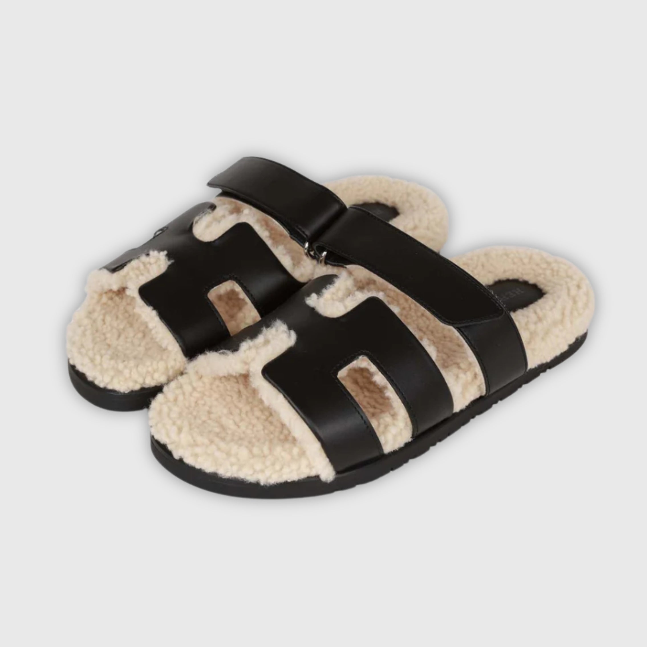 Hermès Chypre Sandals Shearling, Lambskin Black/Ecru