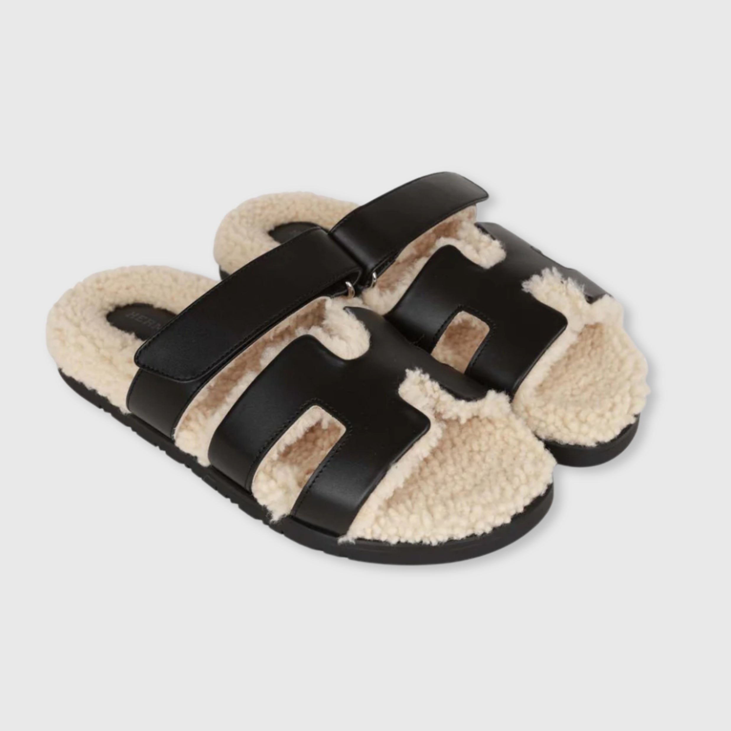 Hermès Chypre Sandals Shearling, Lambskin Black/Ecru