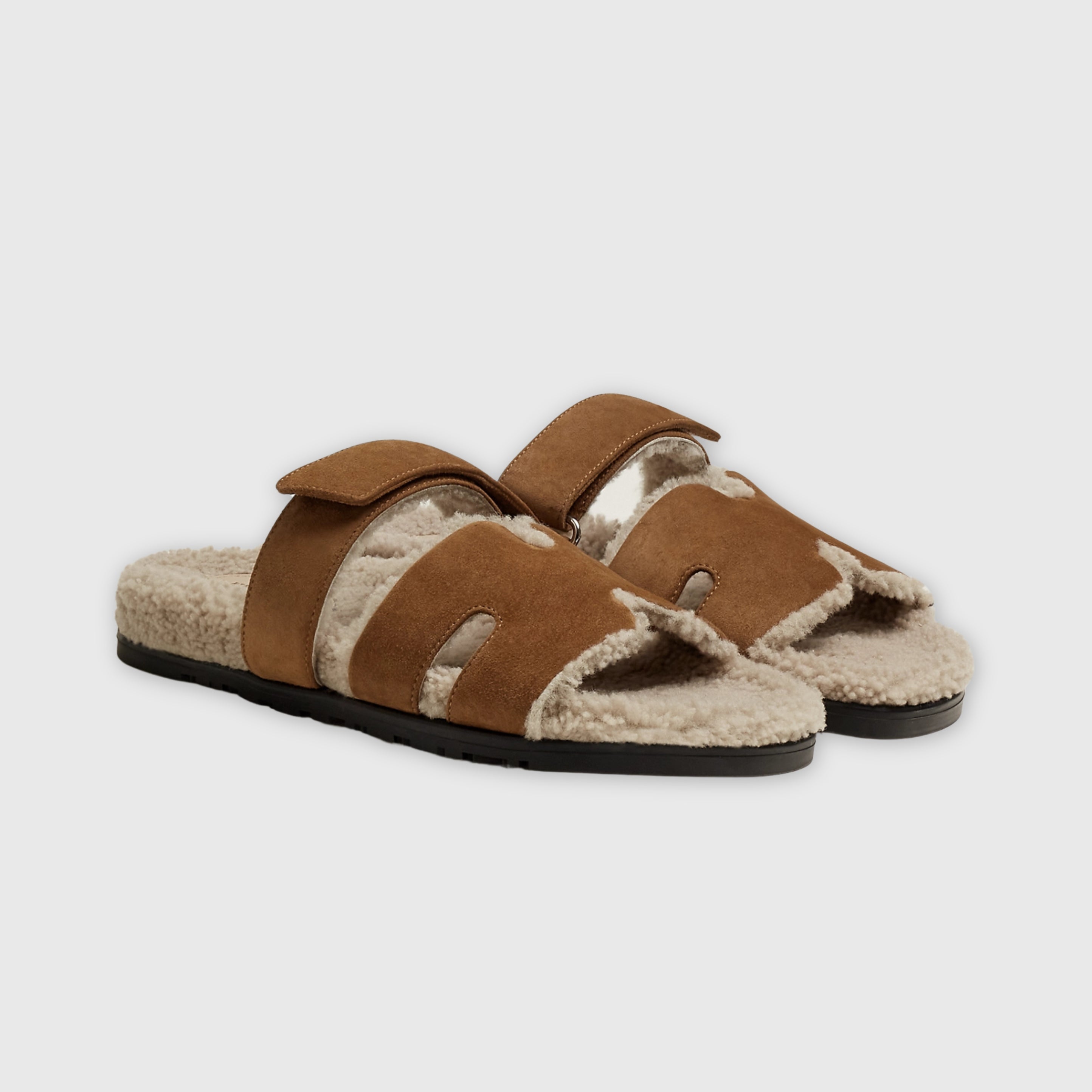 Hermès Chypre Sandals Suede, Shearling Brun Fume/Ecru